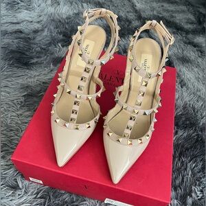Valentino Rockstud Pumps - Poudre